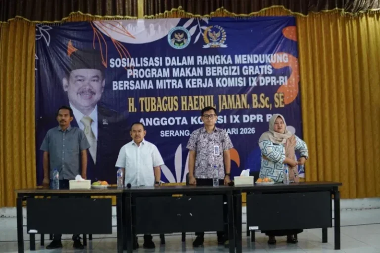 Komisi IX DPR Sosialisasikan Program Makan Bergizi Gratis di SMKN 2 Kota Serang