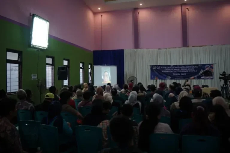 Komisi IX DPR Ajak Kolaborasi Masyarakat dalam Program MBG di Surabaya