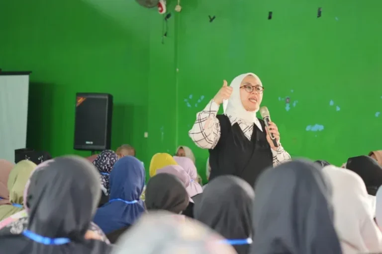 Sosialisasi Program MBG di Desa Kampung Sawah, Cellica Tekankan Peran Pengawasan dan Kolaborasi Masyarakat