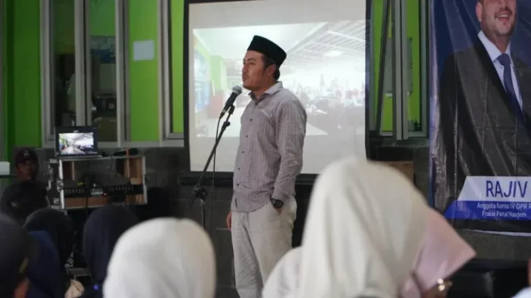 Wujudkan Generasi Emas, Anggota DPR RI Rajiv Kawal Program Makan Bergizi Gratis di Bandung Barat